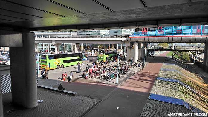 Es gibt mehrere Taxiunternehmen in Amsterdam, die diesen Service anbieten.